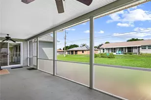 27 NE 9th Pl, Cape Coral, FL 33909 - Photo 21
