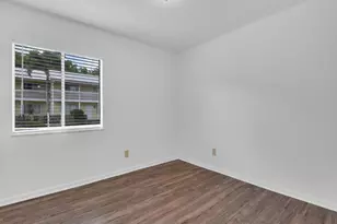 4617 Bayshore Dr, Naples, FL 34112 - Photo 13
