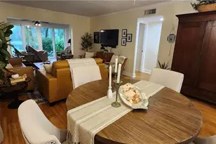 1025 Foxfire Ln, Naples, FL 34104 - Photo 9
