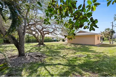 1333 Jamaica Rd, Marco Island, FL 34145 - Photo 23