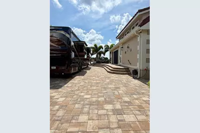 4689 Southern Breeze Dr, Naples, FL 34114 - Photo 7