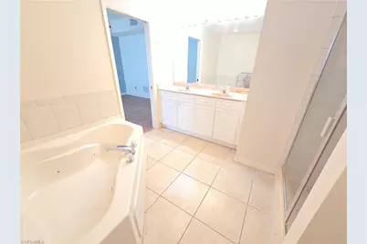 10080 Lake Cove Dr #202, Fort Myers, FL 33908 - Photo 21