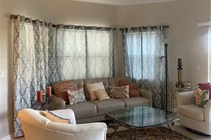 210 Vintage Cir, Naples, FL 34119 - Photo 5