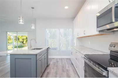 6119 Lake Front Dr, Fort Myers, FL 33908 - Photo 11