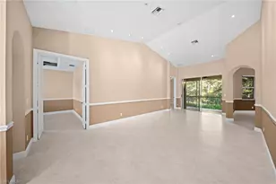 1405 Mariposa Cir, Naples, FL 34105 - Photo 7