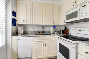 207 8th Ave S, Naples, FL 34102 - Photo 9