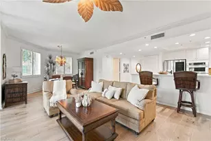2738 Tiburon Blvd E, Naples, FL 34109 - Photo 9