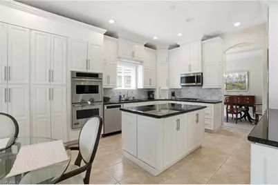 10500 Via Balestri Dr, Fort Myers, FL 33913 - Photo 11