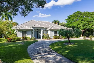565 Coral Dr, Naples, FL 34102 - Photo 1