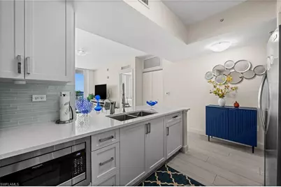 3000 Oasis Grand Blvd #506, Fort Myers, FL 33916 - Photo 11