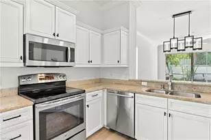 1806 Leamington Ln, Naples, FL 34109 - Photo 11