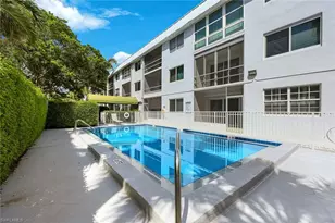 72 7th St S, Naples, FL 34102 - Photo 17