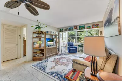 72 7th St S #202, Naples, FL 34102 - Photo 5