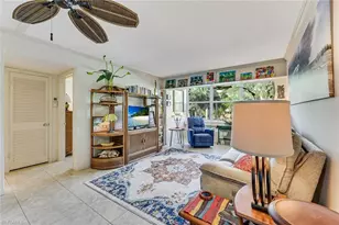 72 7th St S, Naples, FL 34102 - Photo 5