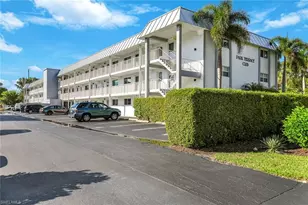 72 7th St S, Naples, FL 34102 - Photo 1