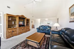 575 Saratoga Cir, Naples, FL 34104 - Photo 19