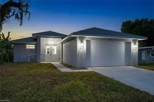 3027 2nd St, Fort Myers, FL 33916 - Photo 1