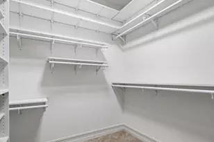 905 Carrick Bend Cir, Naples, FL 34110 - Photo 27