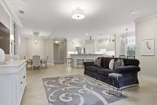 905 Carrick Bend Cir, Naples, FL 34110 - Photo 9
