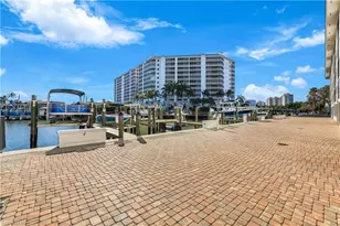 271 Southbay Dr, Naples, FL 34108 - Photo 9