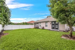 8260 Laurel Lakes Blvd, Naples, FL 34119 - Photo 35