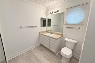182 Leawood Cir, Naples, FL 34104 - Photo 11