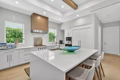 405 7th Ave N, Naples, FL 34102 - Photo 9