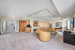 1275 Gulf Shore Blvd N, Naples, FL 34102 - Photo 9