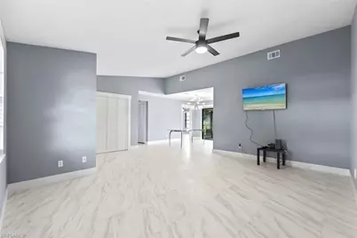 183 Round Key Cir #D4, Naples, FL 34112 - Photo 7