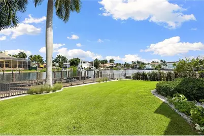 205 Spring Line Dr, Naples, FL 34102 - Photo 37