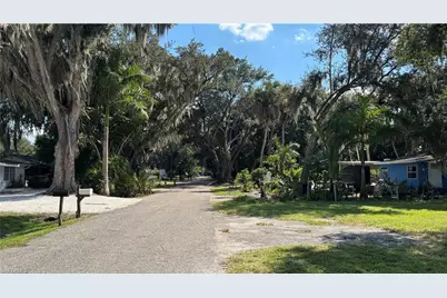 218 Labelle Ave, Fort Myers, FL 33905 - Photo 3