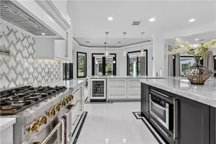 540 Ridge Dr, Naples, FL 34109 - Photo 9