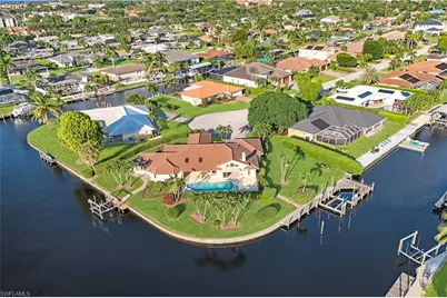 954 Bal Isle Dr, Fort Myers, FL 33919 - Photo 1