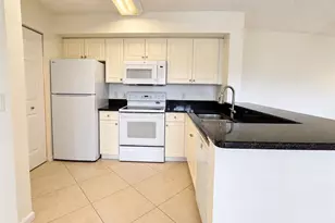 1150 Wildwood Lakes Blvd, Naples, FL 34104 - Photo 5