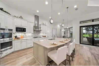 9021 Sorreno Ct, Naples, FL 34119 - Photo 11