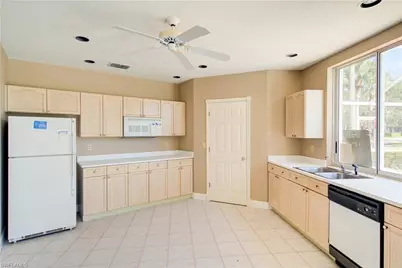 12347 Londonderry Ln, Bonita Springs, FL 34135 - Photo 23