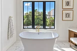 9100 Vanderbilt Dr, Naples, FL 34108 - Photo 25