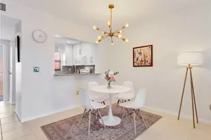 801 River Point Dr, Naples, FL 34102 - Photo 9