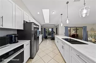 2370 Pinewoods Cir, Naples, FL 34105 - Photo 5