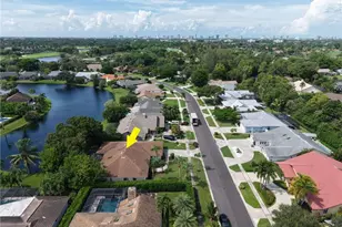 2370 Pinewoods Cir, Naples, FL 34105 - Photo 47