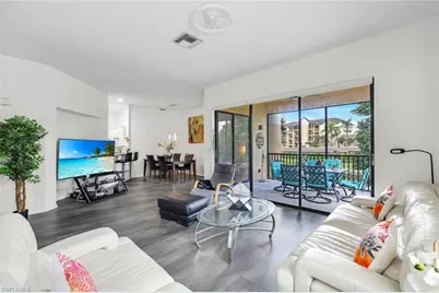 178 Vintage Cir #M202, Naples, FL 34119 - Photo 3