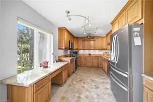 105 Clubhouse Ln, Naples, FL 34105 - Photo 3
