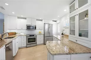 2401 Gulf Shore Blvd N, Naples, FL 34103 - Photo 7