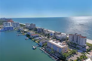 9577 Gulf Shore Dr, Naples, FL 34108 - Photo 27