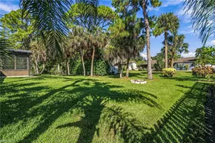2265 Outrigger Ln, Naples, FL 34104 - Photo 33
