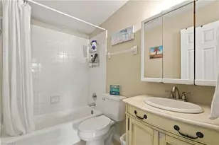 2140 Harbor Ln, Naples, FL 34104 - Photo 15