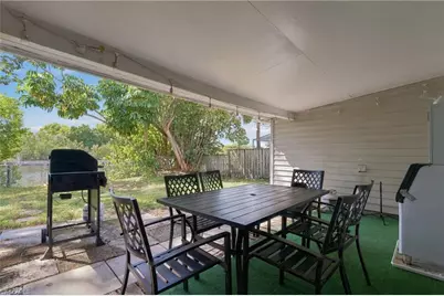 2140 Harbor Ln, Naples, FL 34104 - Photo 23
