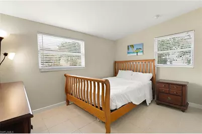 2140 Harbor Ln, Naples, FL 34104 - Photo 13