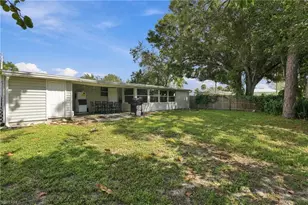 2140 Harbor Ln, Naples, FL 34104 - Photo 25
