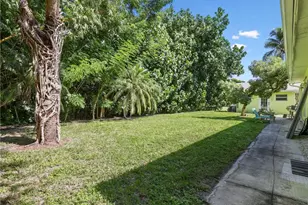 2437 Sunset Ave, Naples, FL 34112 - Photo 23